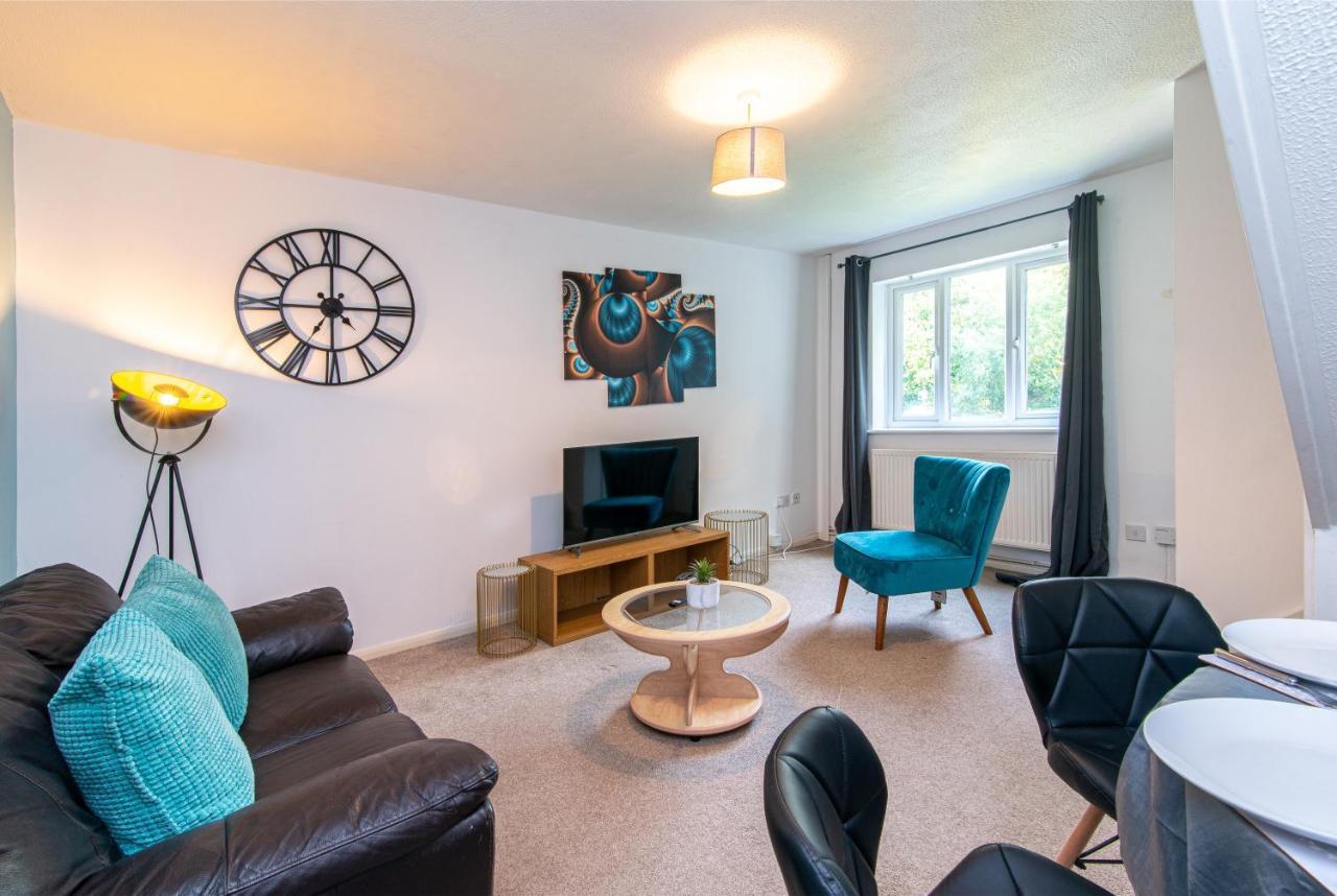 Derby - Willson Avenue Pet Friendly 2 Bedroom Apartment With Parking Bagian luar foto